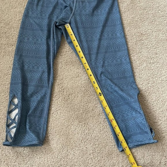 Half Moon by Modern Movement Crop Leggings Womens Size Small Blue Cut Out NEW - Picture 8 of 11